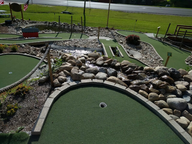 Mendon Mini Golf & Snack Bar