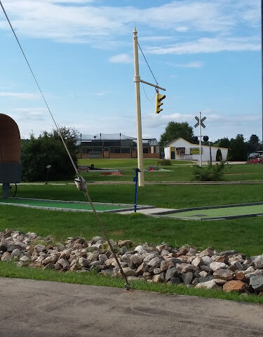 Roys Allsteak Hamburgers and Golf Center